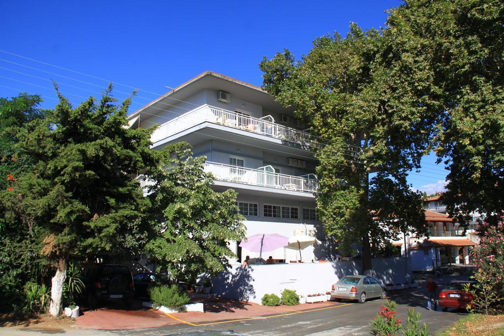 Galanis Studios And Apartments Platamonas Bagian luar foto