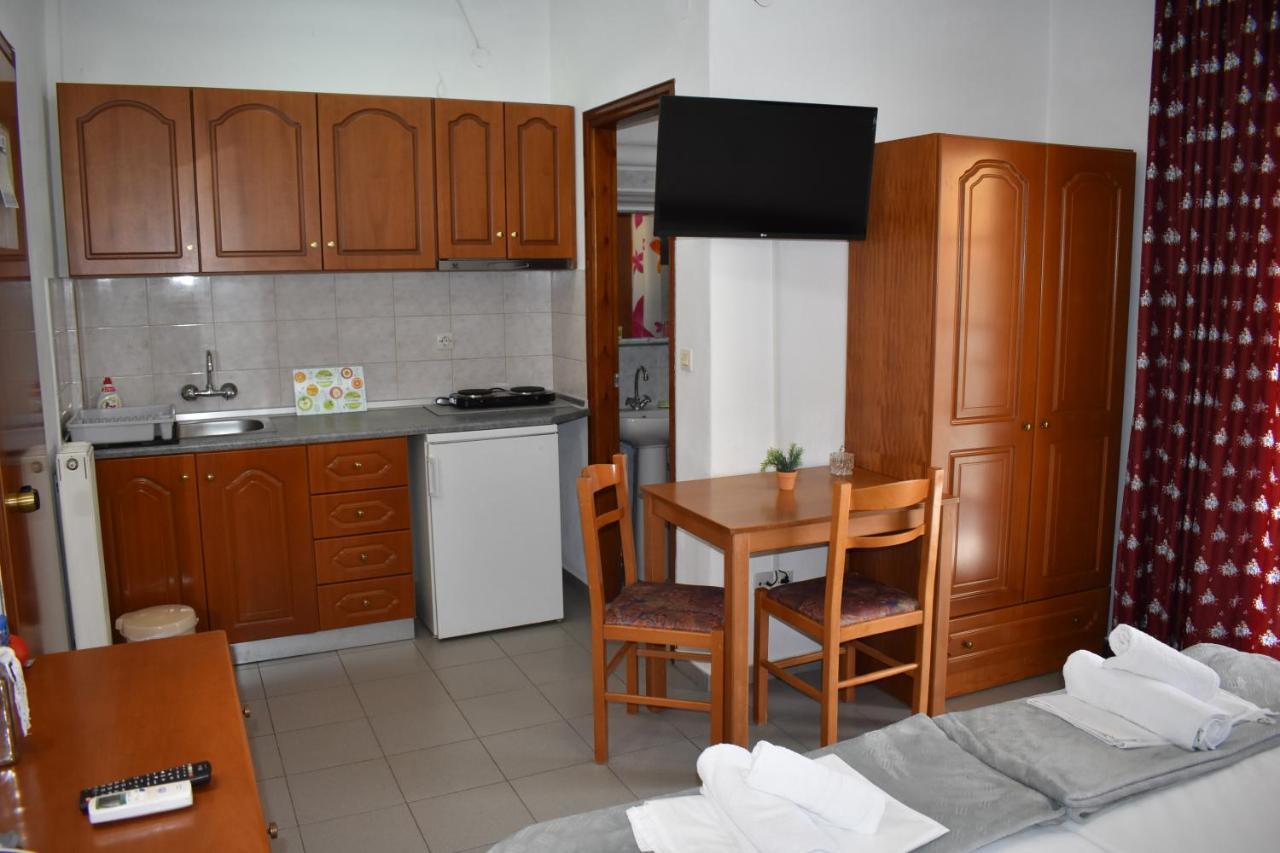 Galanis Studios And Apartments Platamonas Bagian luar foto